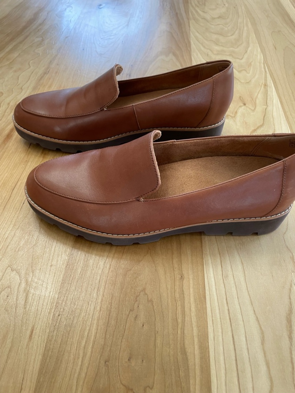 Vionic Kensley Womens Size 10 Wide Slip On Loafers Shoes Brown Leather - Picture 2 of 8